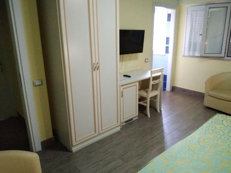 Hotel Villa Aurora Latina Exteriör bild