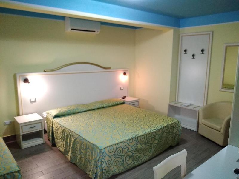 Hotel Villa Aurora Latina Exteriör bild
