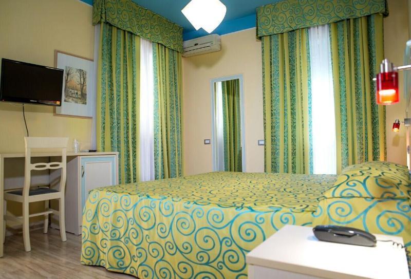 Hotel Villa Aurora Latina Exteriör bild