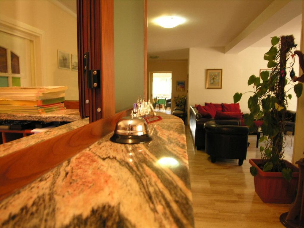 Hotel Villa Aurora Latina Exteriör bild