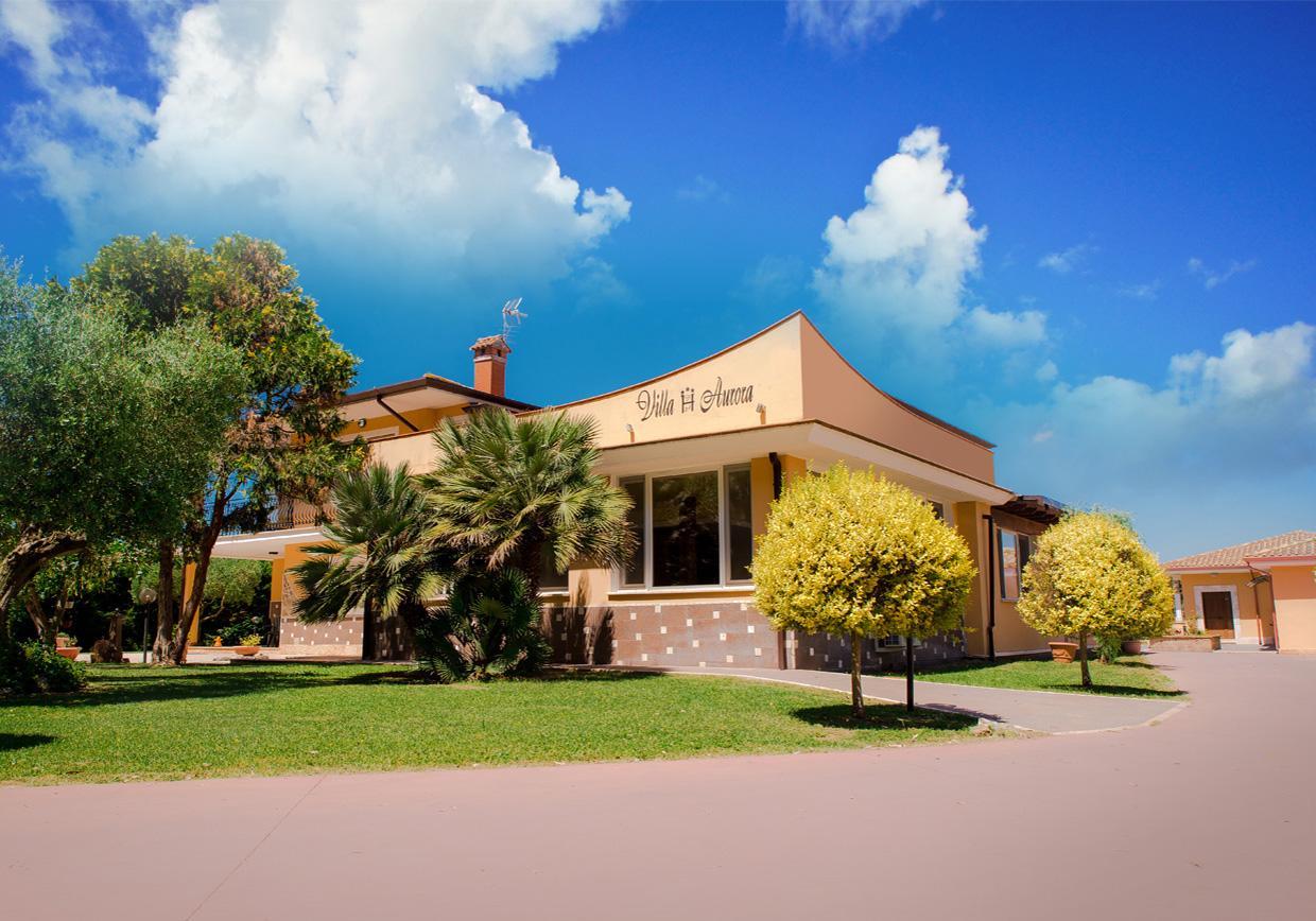 Hotel Villa Aurora Latina Exteriör bild